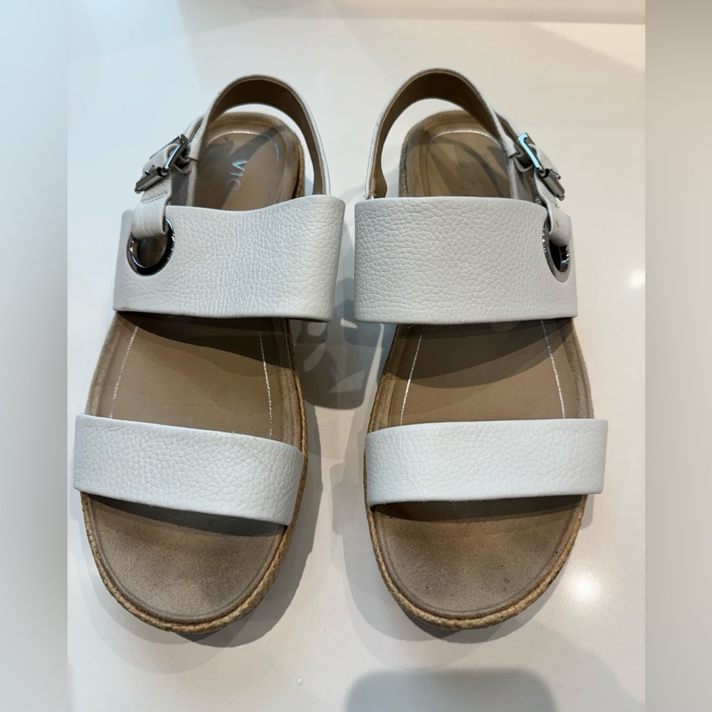Vionic white sandals sling back 8.5 wide